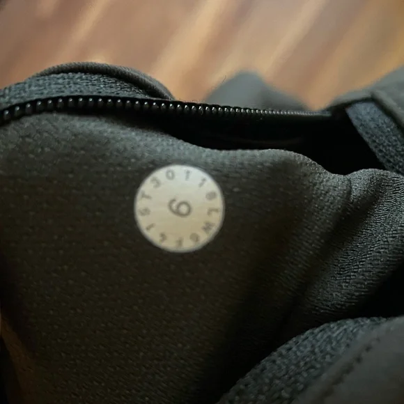 Lululemon Pace Rival Crop 22" #W6F41S, Olive Green. Size: 6 - Picture 7 of 8